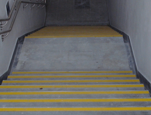 Označevanje stopnic in nivojskih prehodov